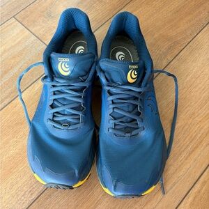 Men’s TOPO Mountain Racer 4